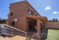 CASA EN VENTA EN MARTORELL