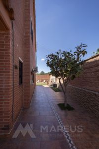 CASA EN VENTA EN MARTORELL