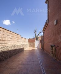 CASA EN VENTA EN MARTORELL